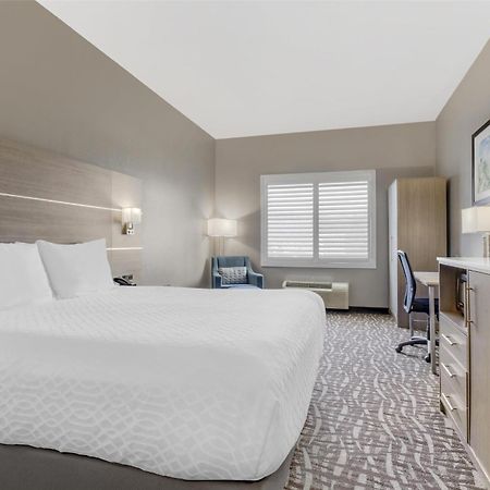 Best Western Plus Lake Elsinore Inn & Suites Εξωτερικό φωτογραφία