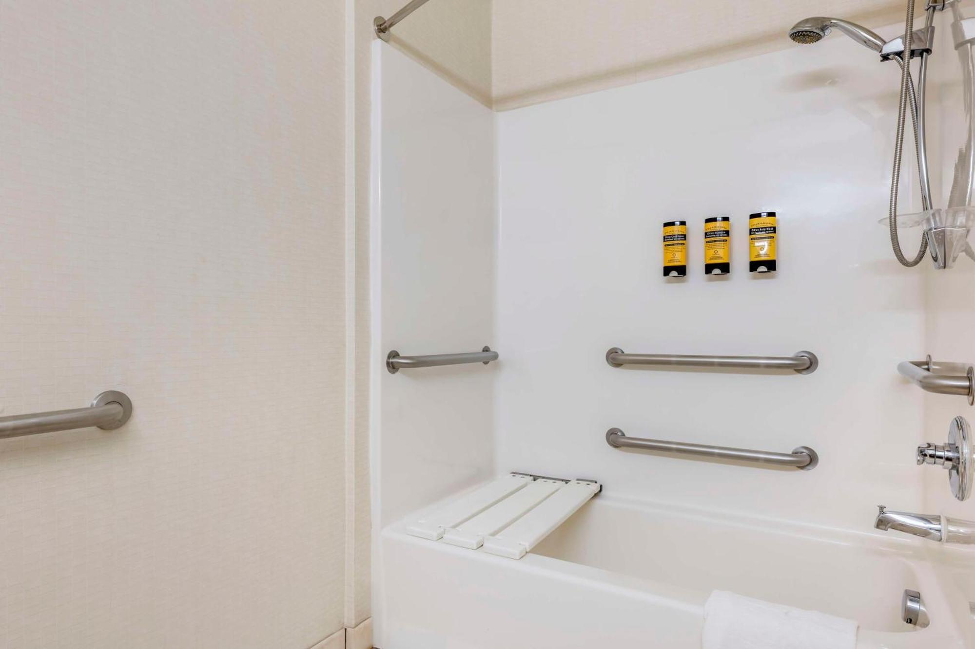 Best Western Plus Lake Elsinore Inn & Suites Εξωτερικό φωτογραφία