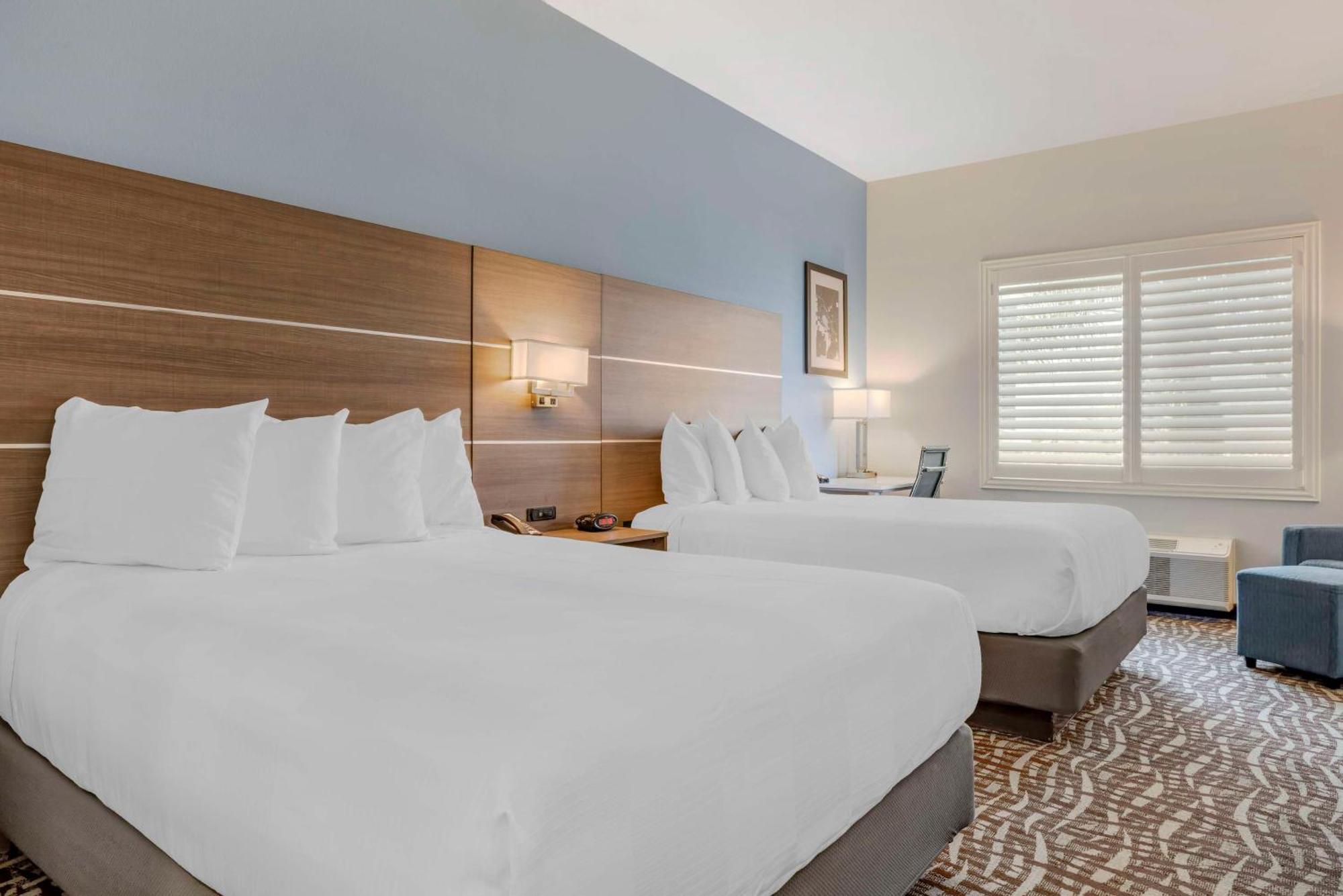 Best Western Plus Lake Elsinore Inn & Suites Εξωτερικό φωτογραφία