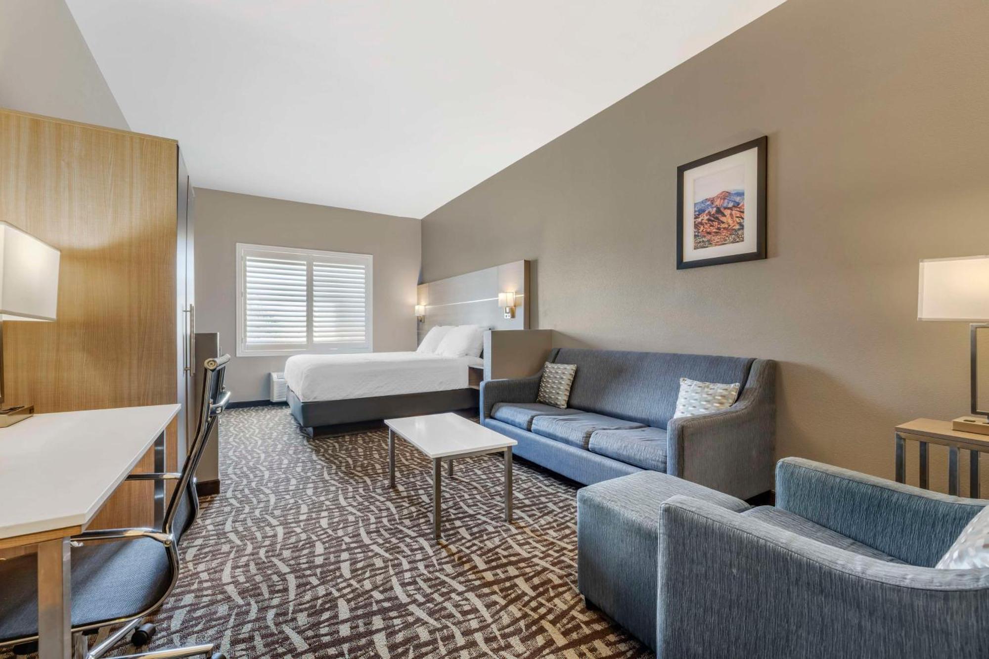 Best Western Plus Lake Elsinore Inn & Suites Εξωτερικό φωτογραφία