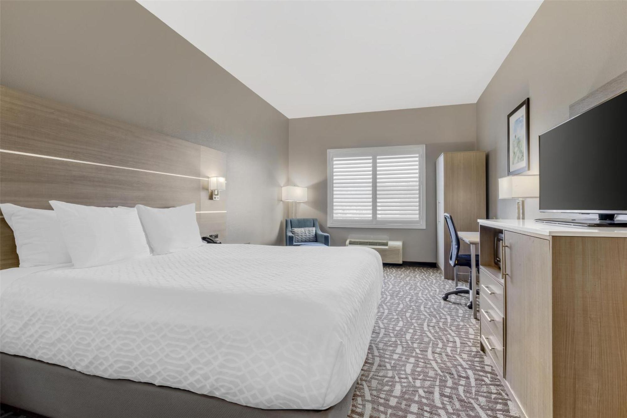 Best Western Plus Lake Elsinore Inn & Suites Εξωτερικό φωτογραφία