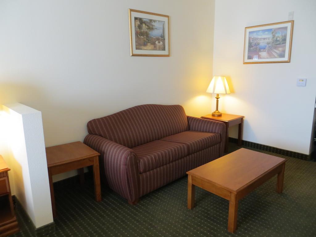 Best Western Plus Lake Elsinore Inn & Suites Εξωτερικό φωτογραφία
