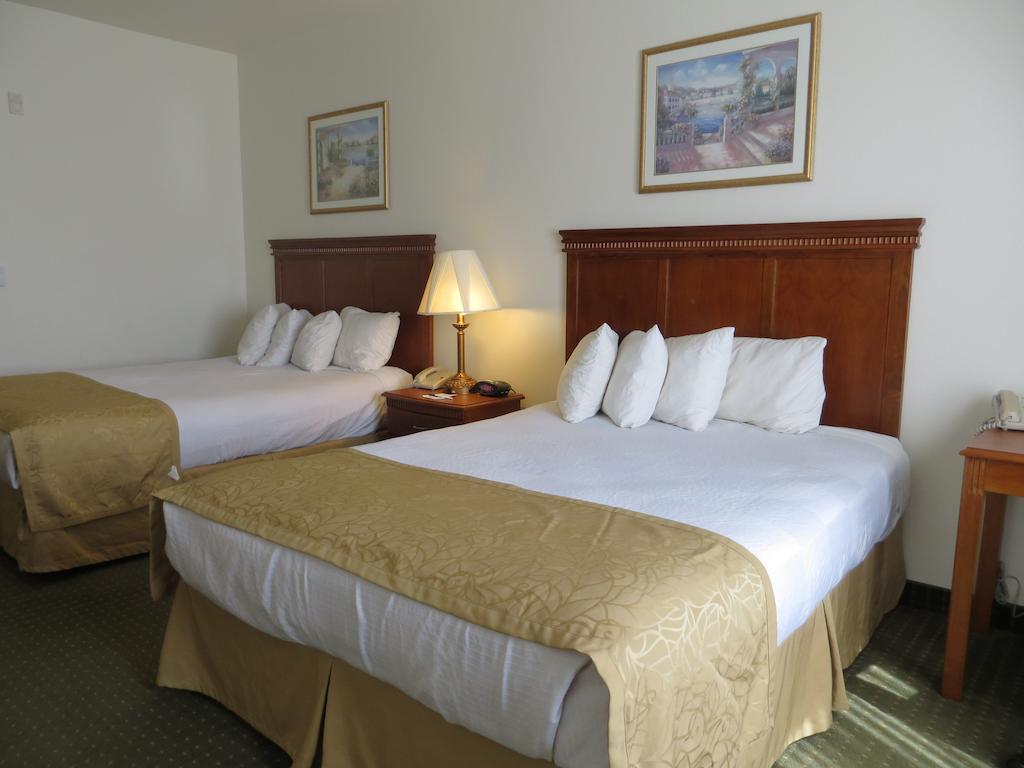 Best Western Plus Lake Elsinore Inn & Suites Εξωτερικό φωτογραφία